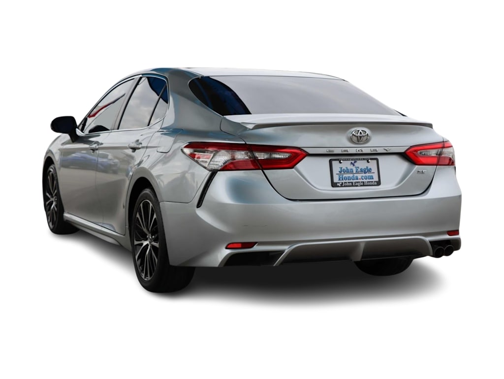 2018 Toyota Camry SE 4