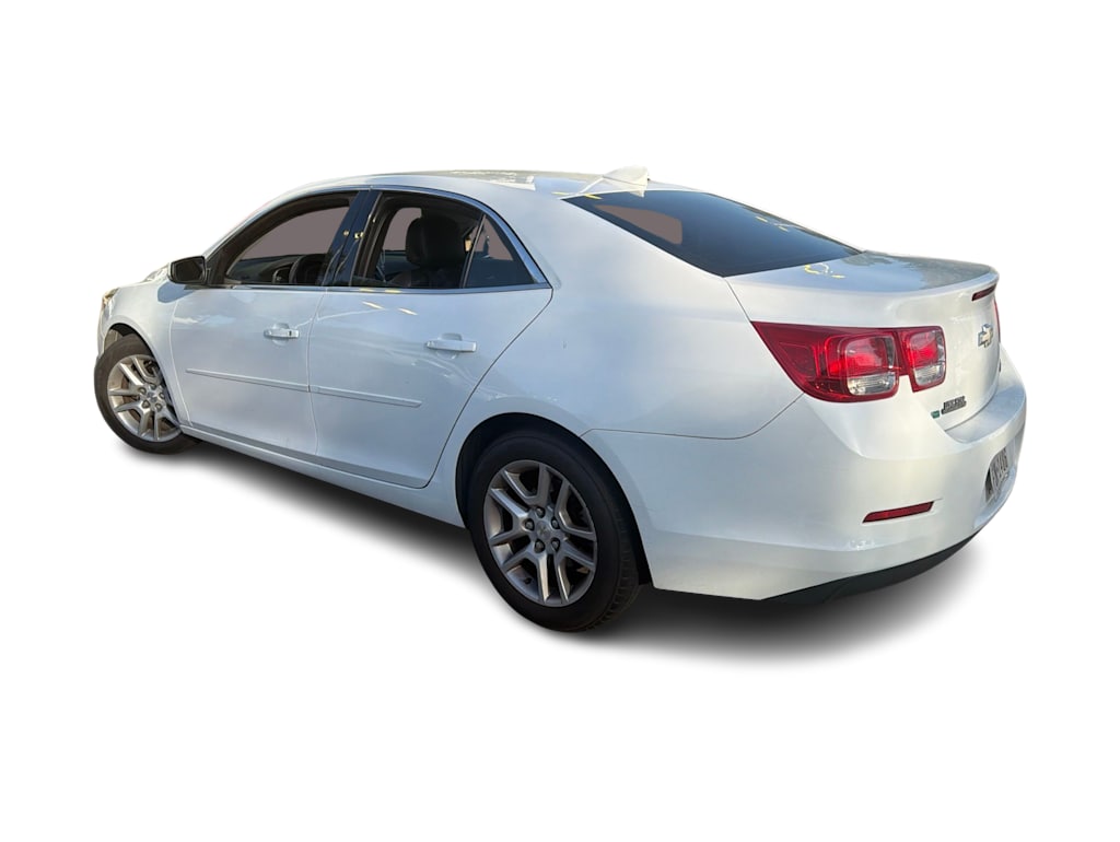 Thumbnail: 2015 Chevrolet Malibu - 3