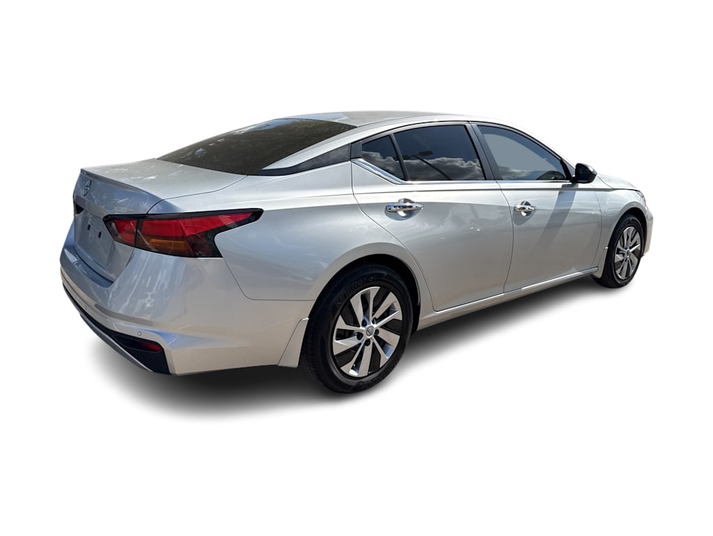 Thumbnail: 2024 Nissan Altima - 9