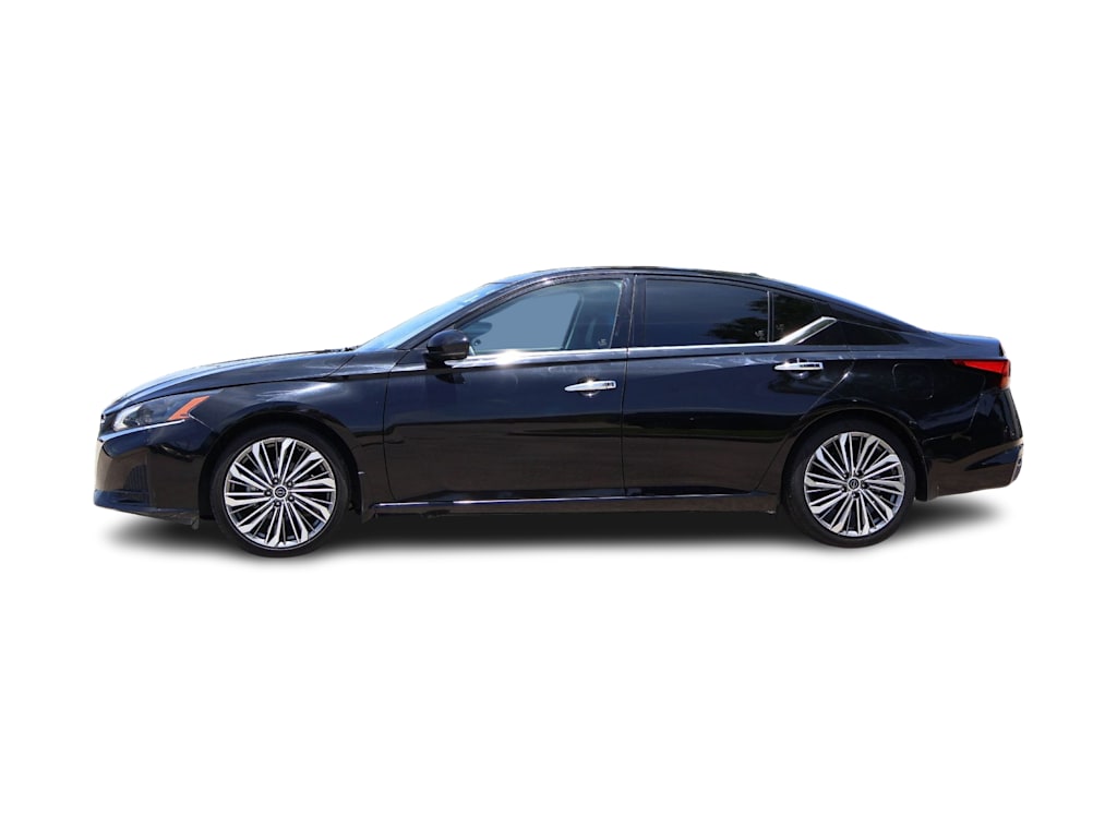 Thumbnail: 2023 Nissan Altima - 3