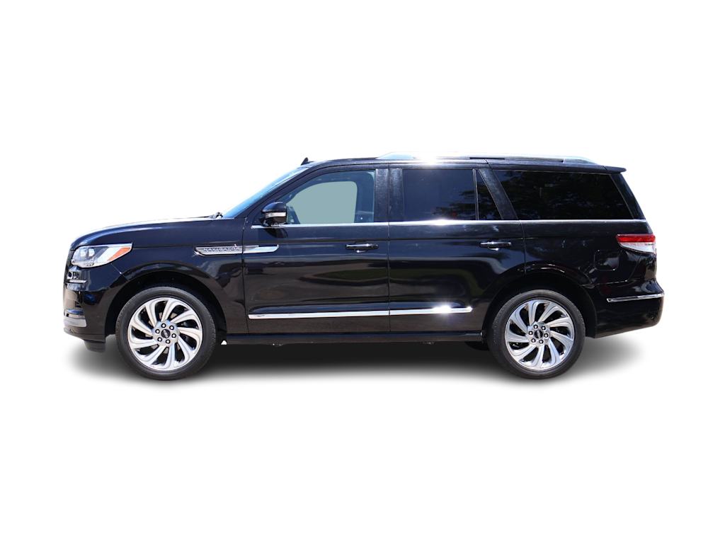 Thumbnail: 2024 Lincoln Navigator - 3