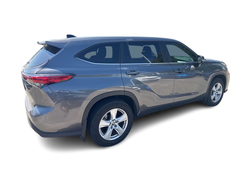 Thumbnail: 2023 Toyota Highlander - 9
