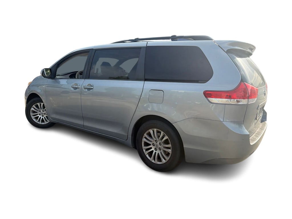 Thumbnail: 2014 Toyota Sienna - 4