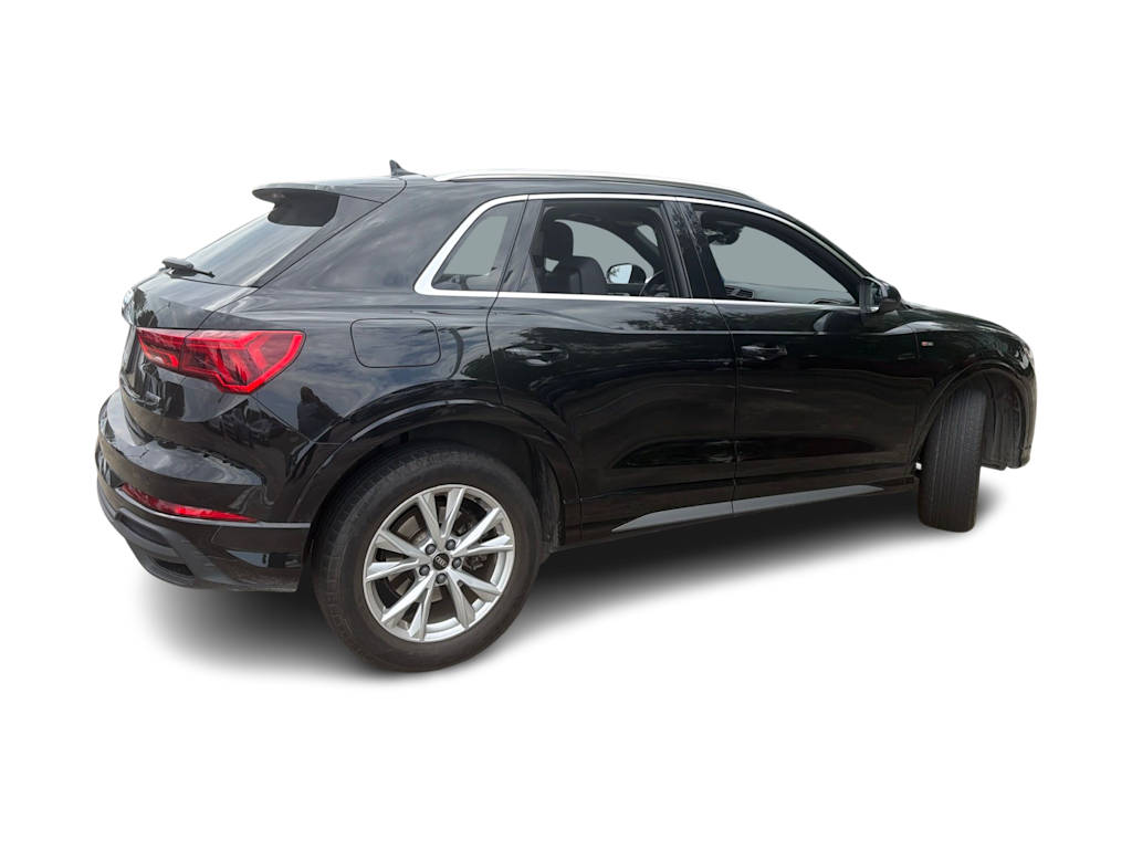 Thumbnail: 2023 Audi Q3 - 11