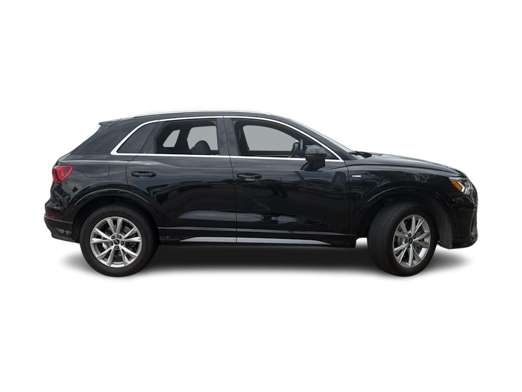 Thumbnail: 2023 Audi Q3 - 10