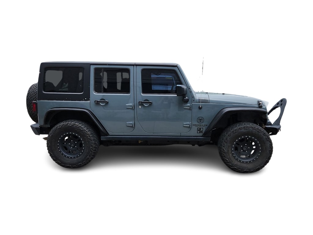 Thumbnail: 2015 Jeep Wrangler - 17