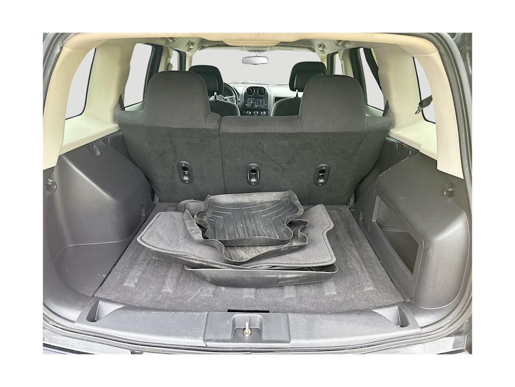 Thumbnail: 2014 Jeep Patriot - 18