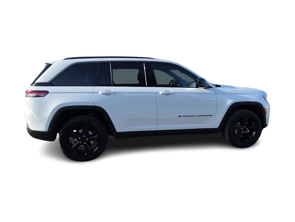 Thumbnail: 2026 Jeep Grand Cherokee - 20