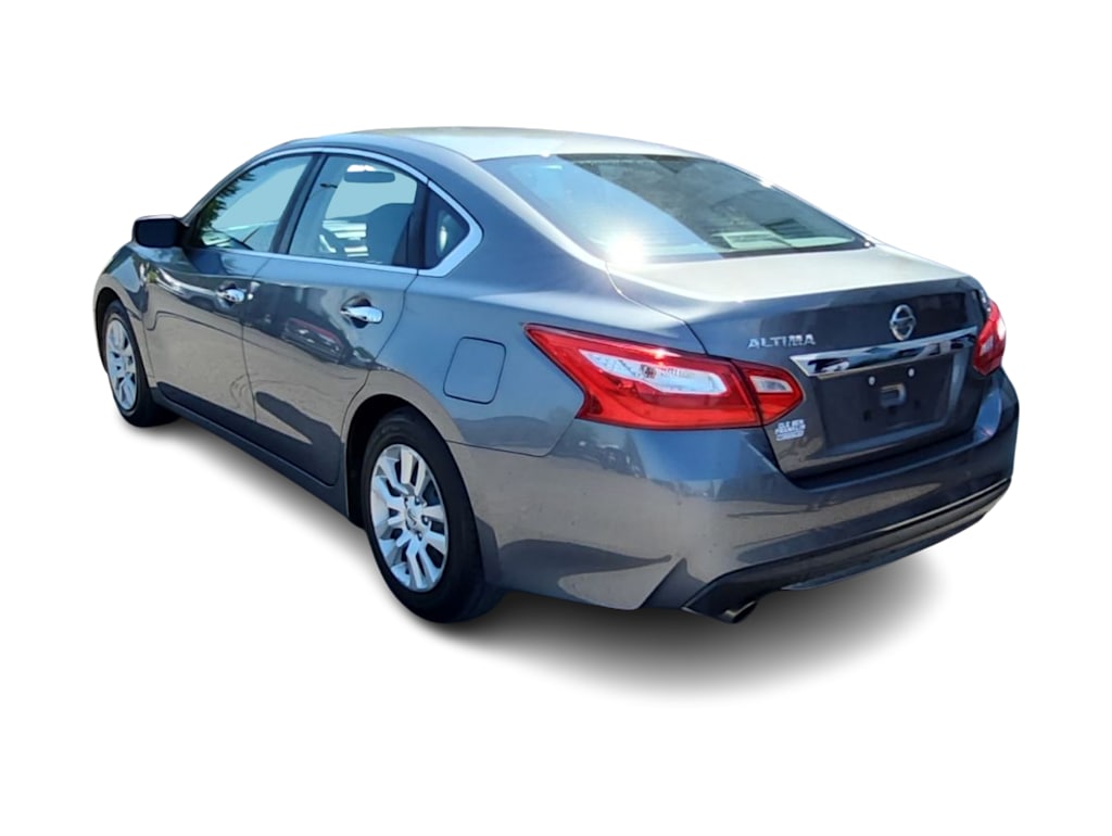 Thumbnail: 2016 Nissan Altima - 4