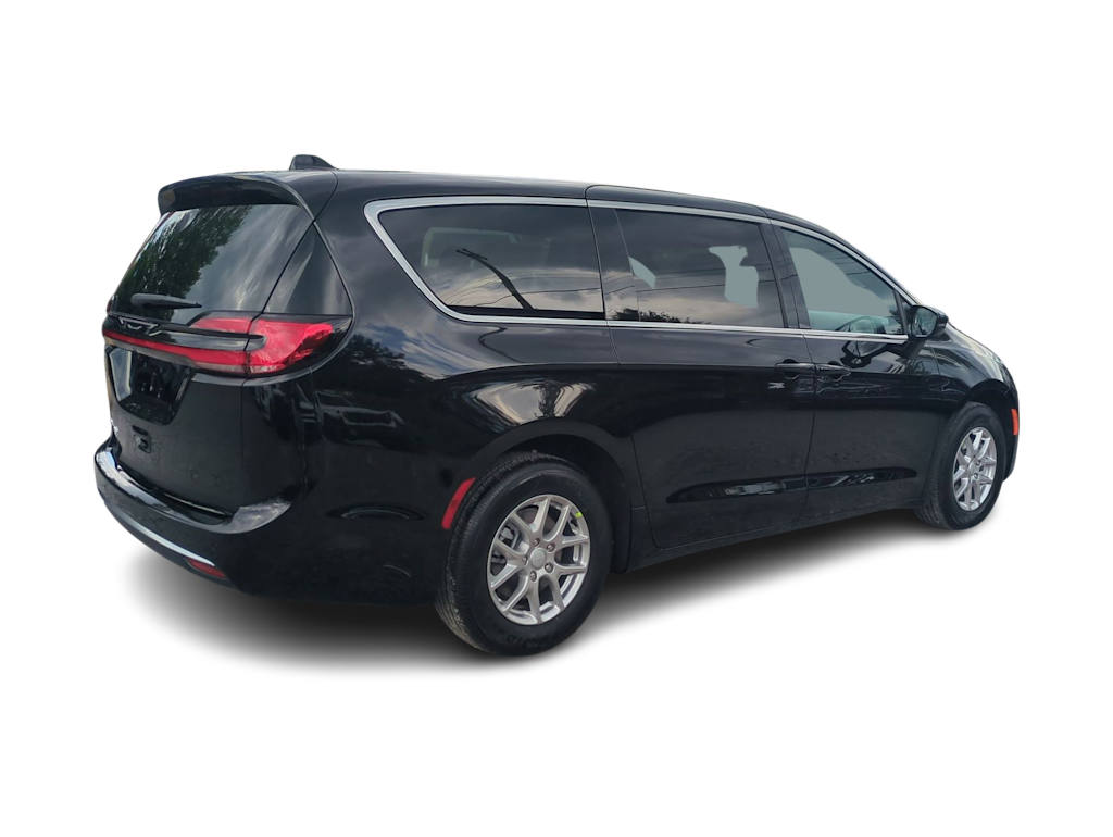 Thumbnail: 2027 Chrysler Pacifica - 21