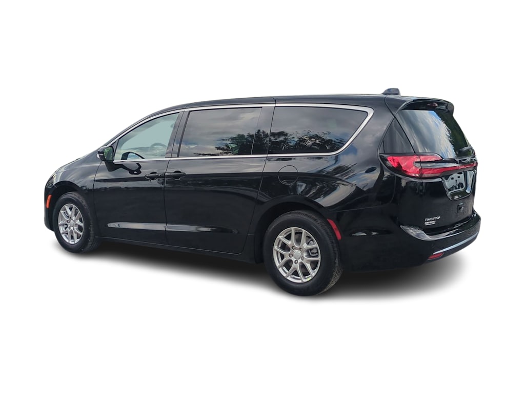 Thumbnail: 2027 Chrysler Pacifica - 4