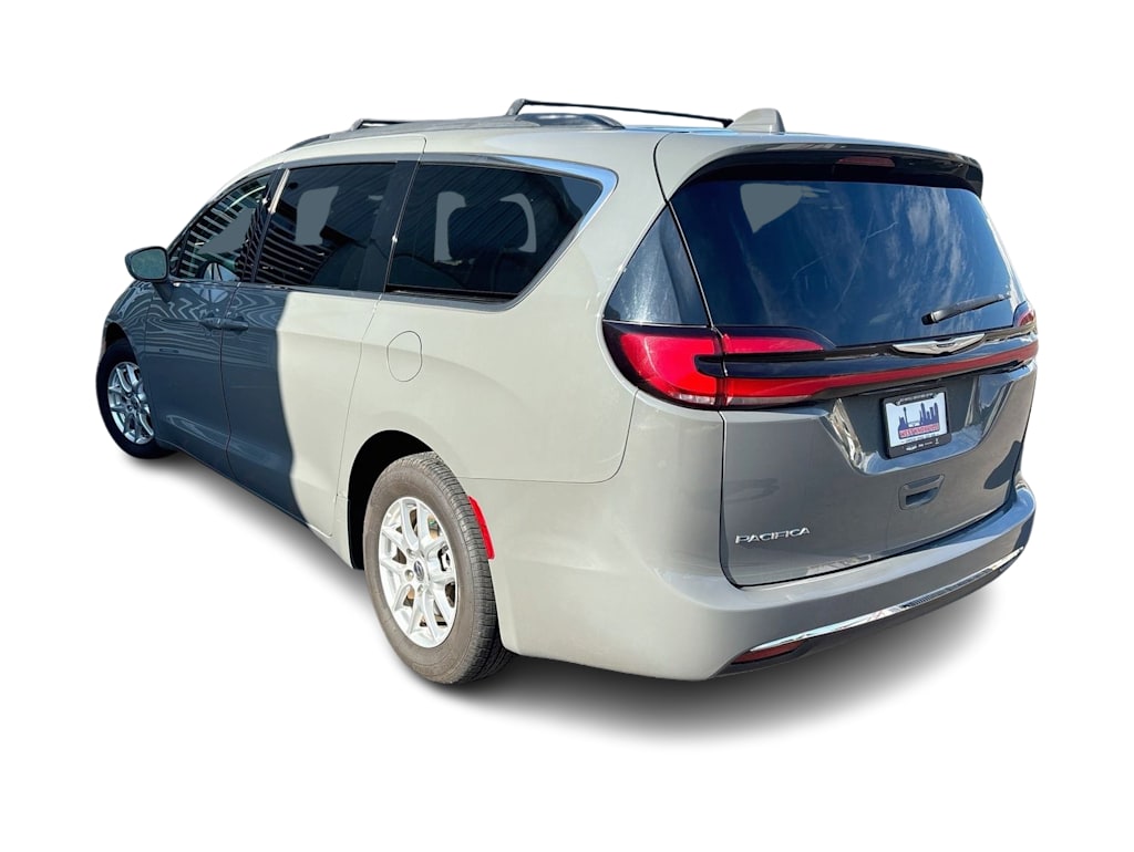 Thumbnail: 2022 Chrysler Pacifica - 4