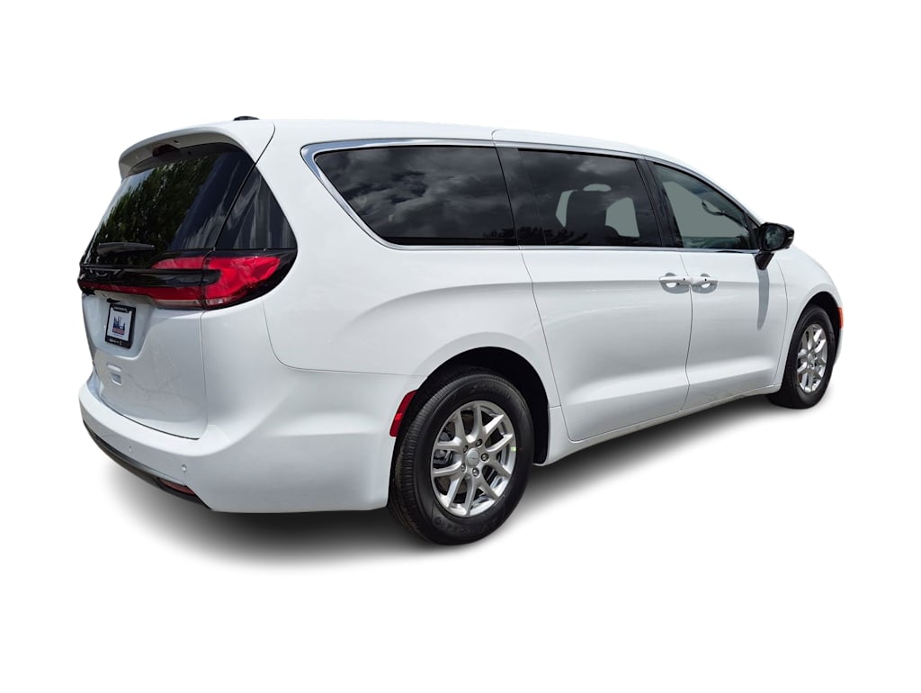 Thumbnail: 2027 Chrysler Pacifica - 20