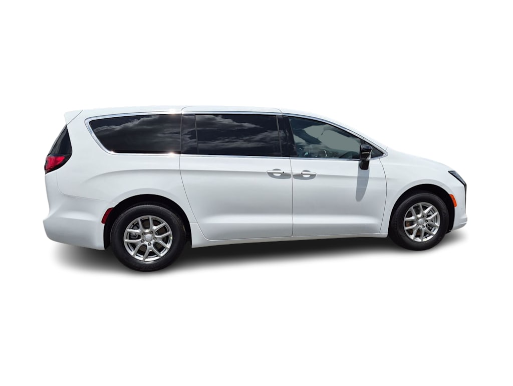 Thumbnail: 2027 Chrysler Pacifica - 21