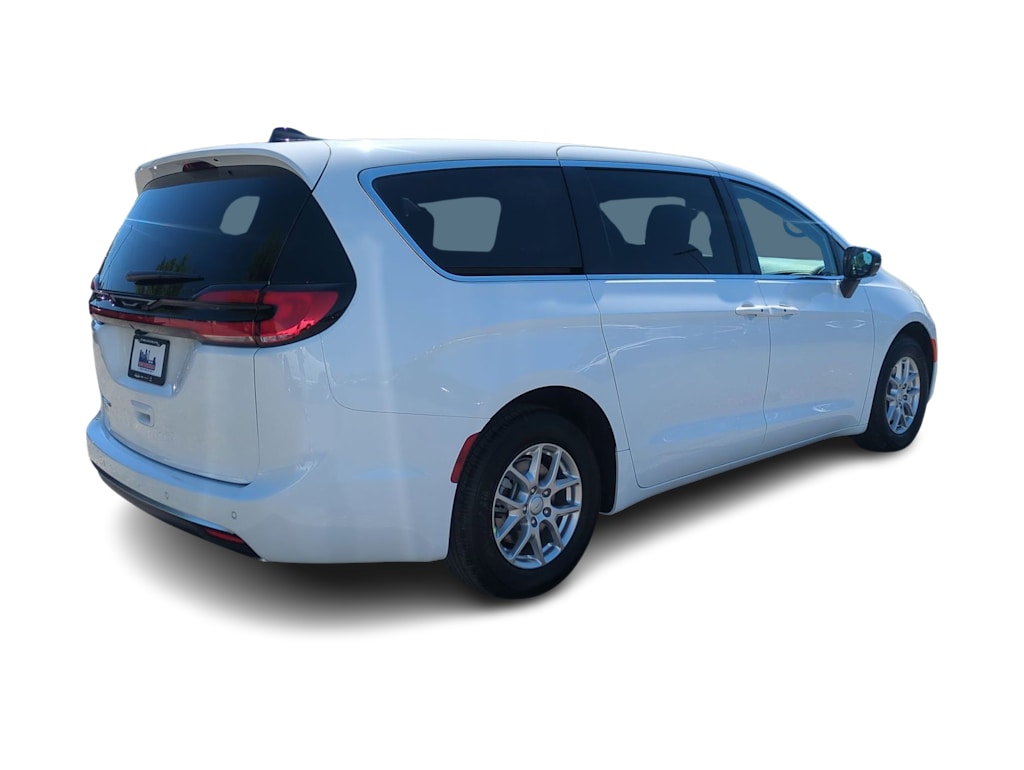 Thumbnail: 2027 Chrysler Pacifica - 19