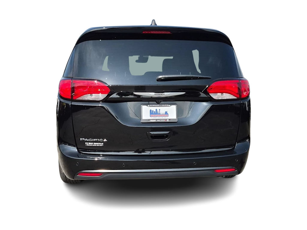 Thumbnail: 2027 Chrysler Pacifica - 5