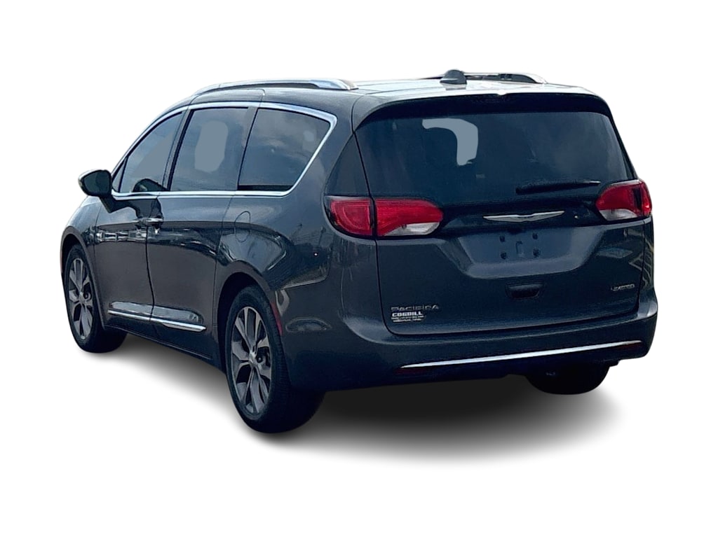 Thumbnail: 2019 Chrysler Pacifica - 4