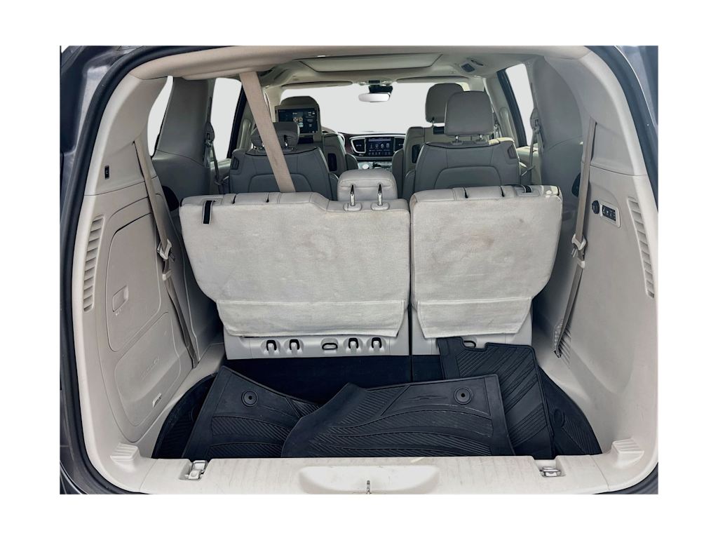 Thumbnail: 2019 Chrysler Pacifica - 16