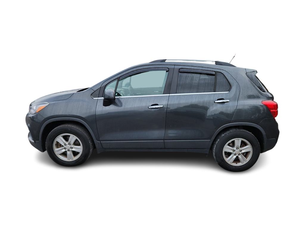 Thumbnail: 2017 Chevrolet Trax - 3