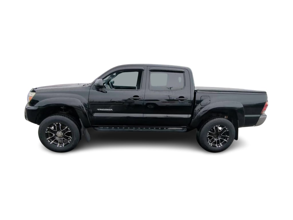 Thumbnail: 2015 Toyota Tacoma - 22
