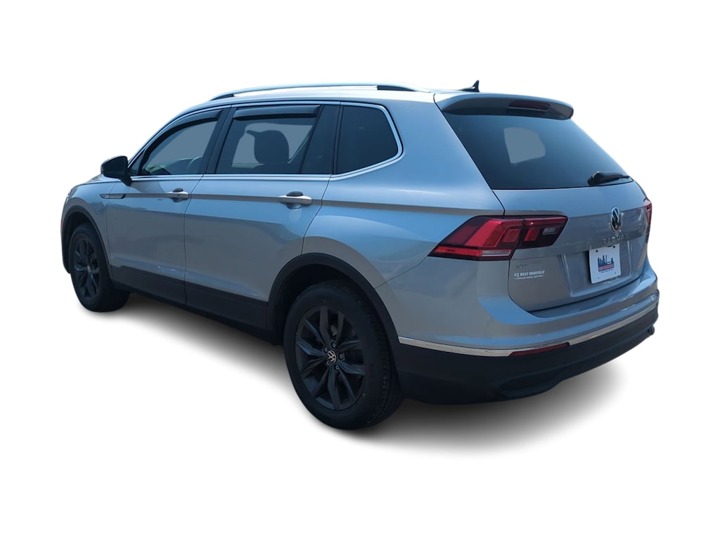 Thumbnail: 2022 Volkswagen Tiguan - 4