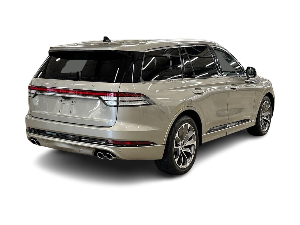 Thumbnail: 2023 Lincoln Aviator - 22