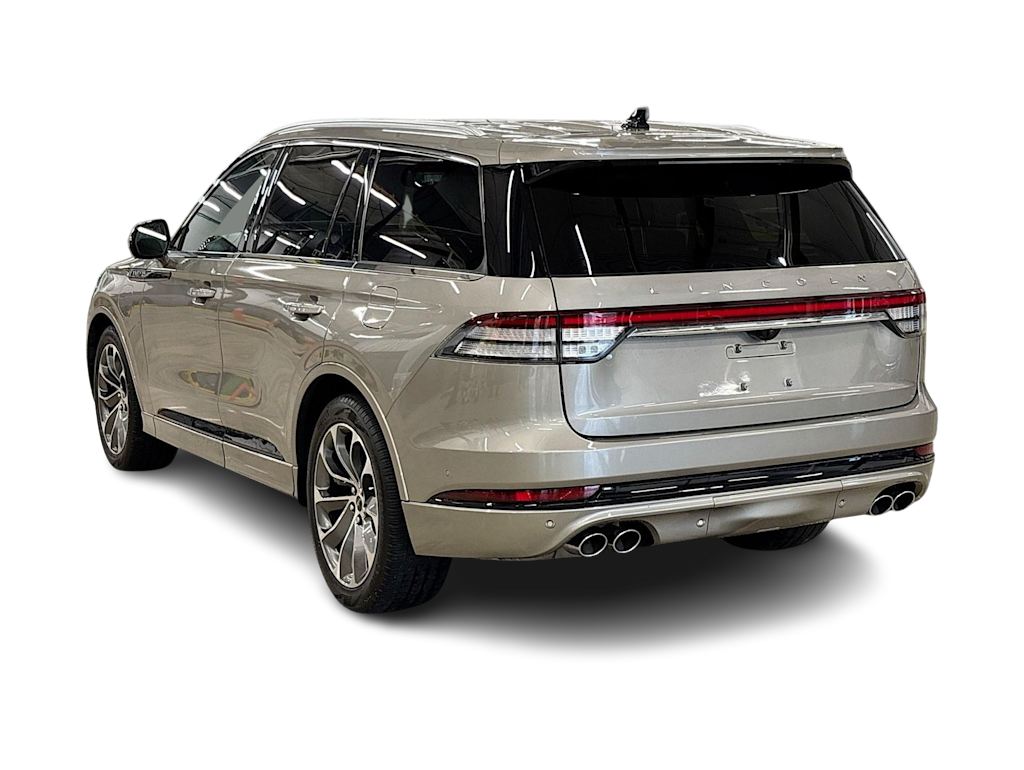 Thumbnail: 2023 Lincoln Aviator - 4