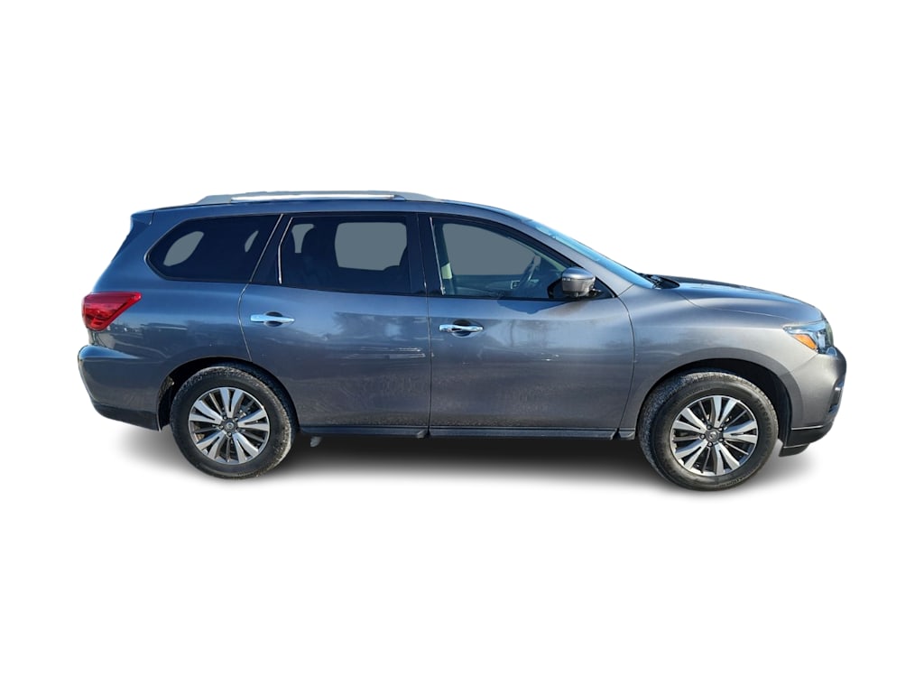 Thumbnail: 2019 Nissan Pathfinder - 17