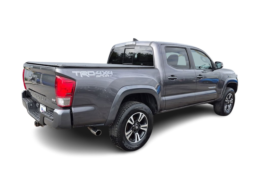 Thumbnail: 2017 Toyota Tacoma - 21