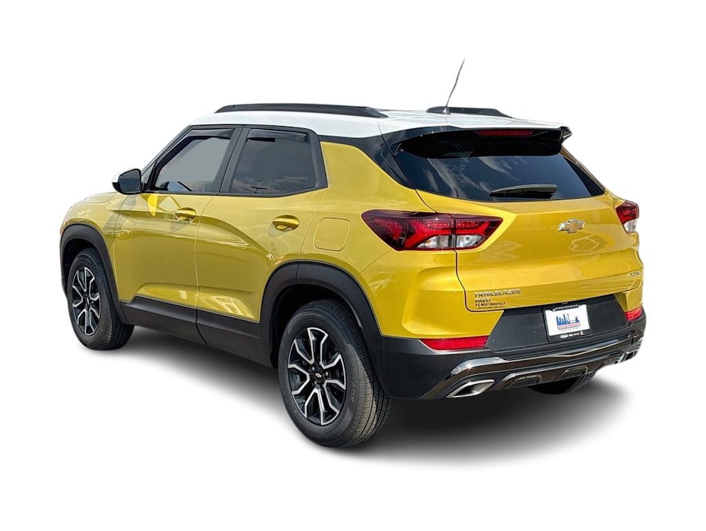 Thumbnail: 2023 Chevrolet TrailBlazer - 4