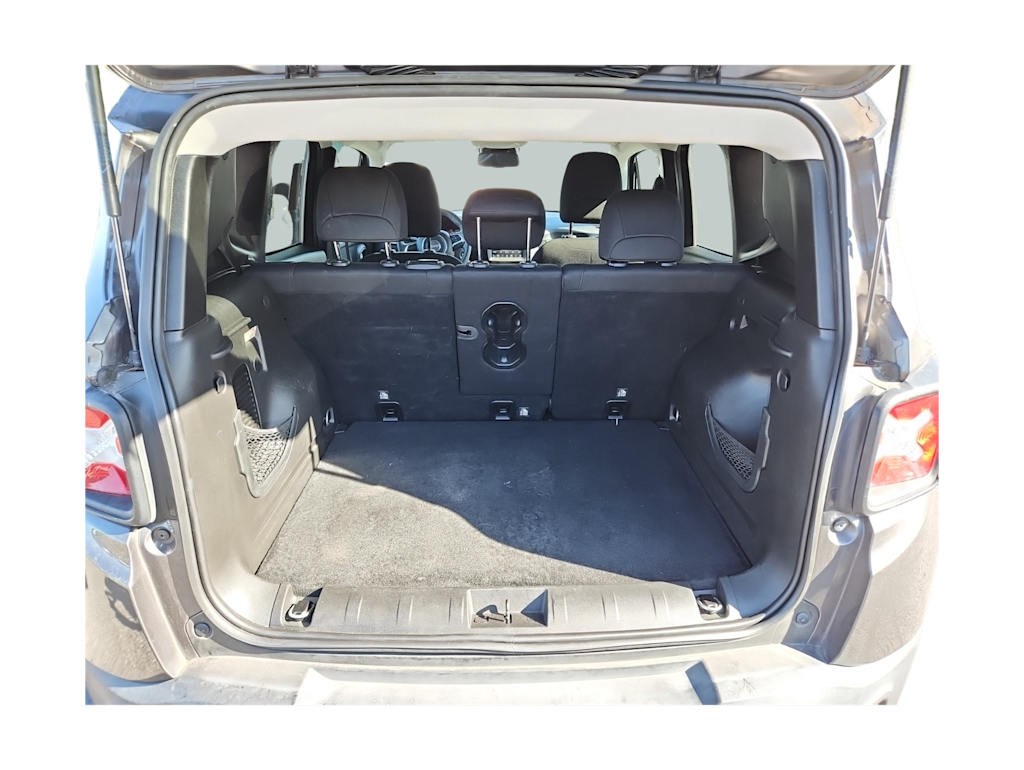 Thumbnail: 2019 Jeep Renegade - 14