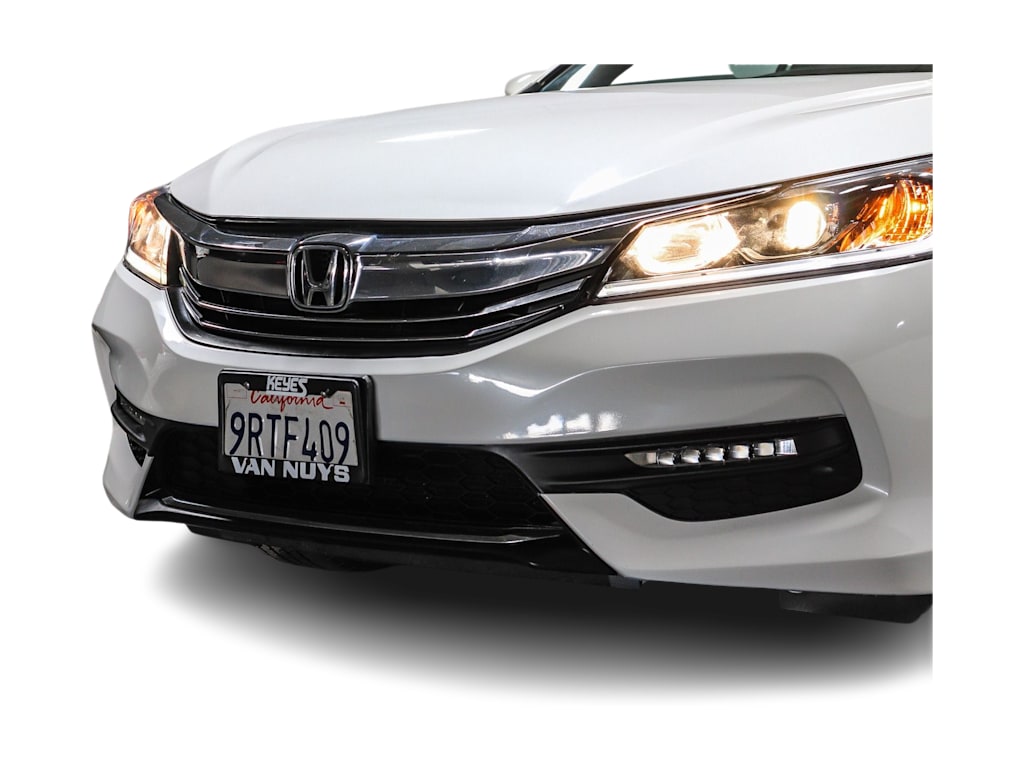 Thumbnail: 2017 Honda Accord - 24