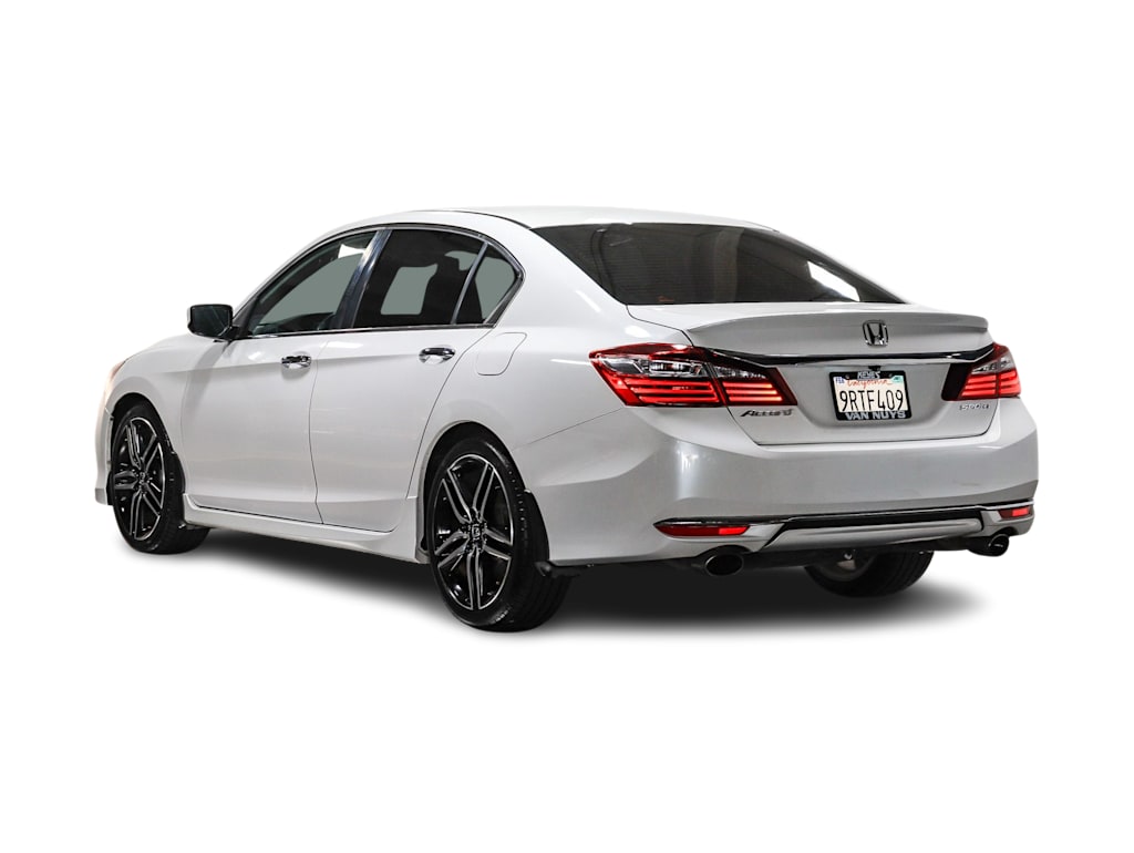 Thumbnail: 2017 Honda Accord - 3