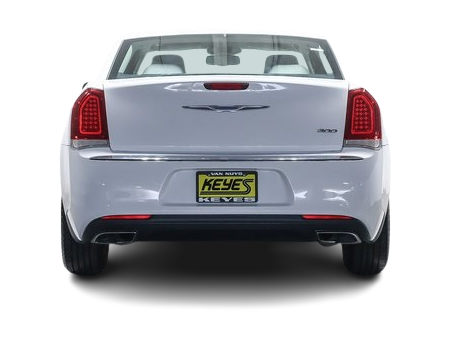2017 Chrysler 300 Limited Edition 3