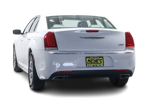 2017 Chrysler 300 Limited Edition 4