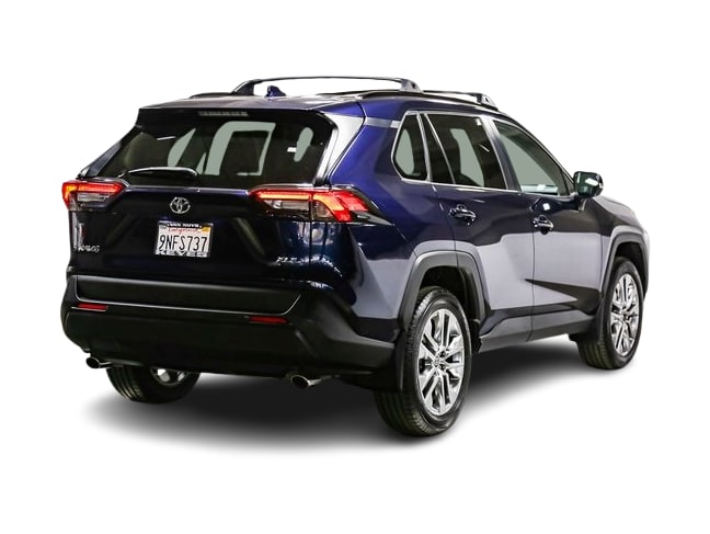 2021 Toyota RAV4 XLE Premium 16