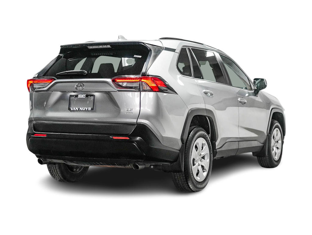 Thumbnail: 2021 Toyota RAV4 - 18