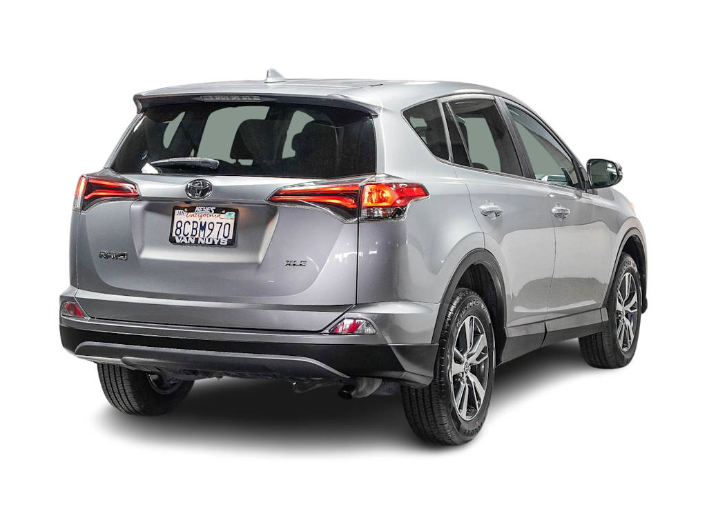 Thumbnail: 2018 Toyota RAV4 - 20