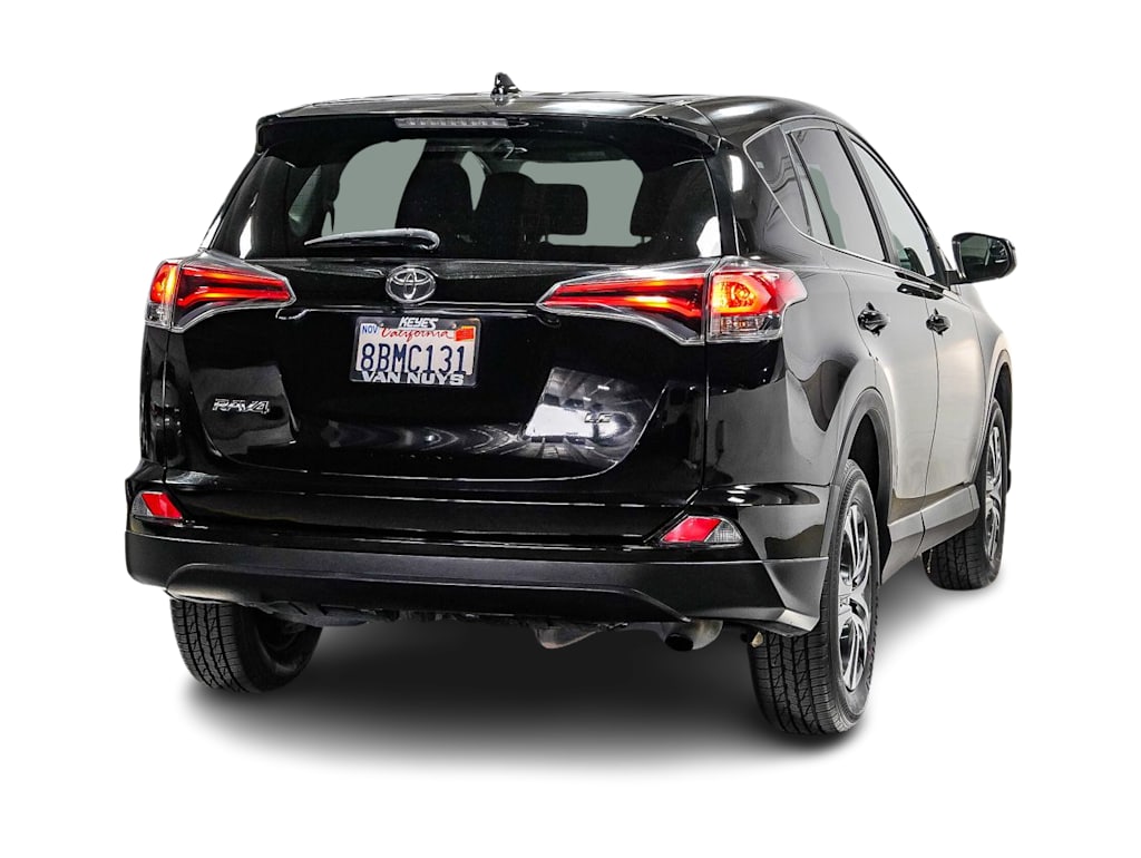 Thumbnail: 2018 Toyota RAV4 - 21