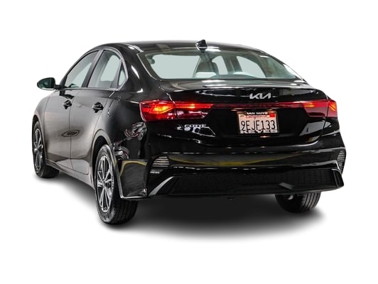 Thumbnail: 2023 Kia Forte - 3