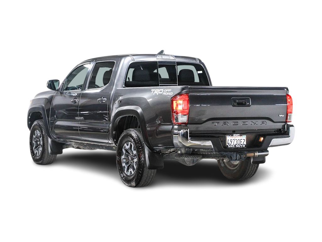 Thumbnail: 2017 Toyota Tacoma - 3
