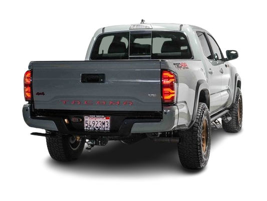 Thumbnail: 2022 Toyota Tacoma - 18