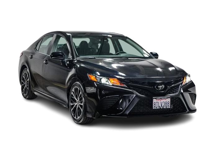 2020 Toyota Camry SE 20