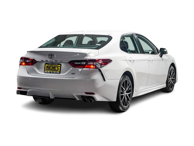 2022 Toyota Camry SE 18