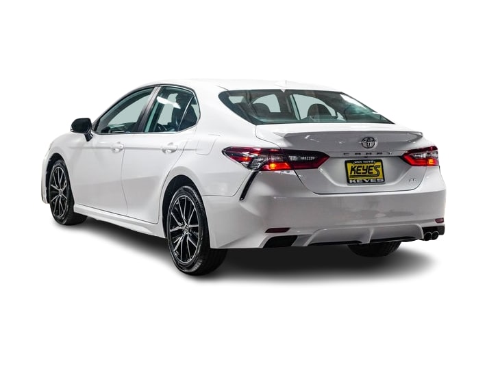 2022 Toyota Camry SE 3