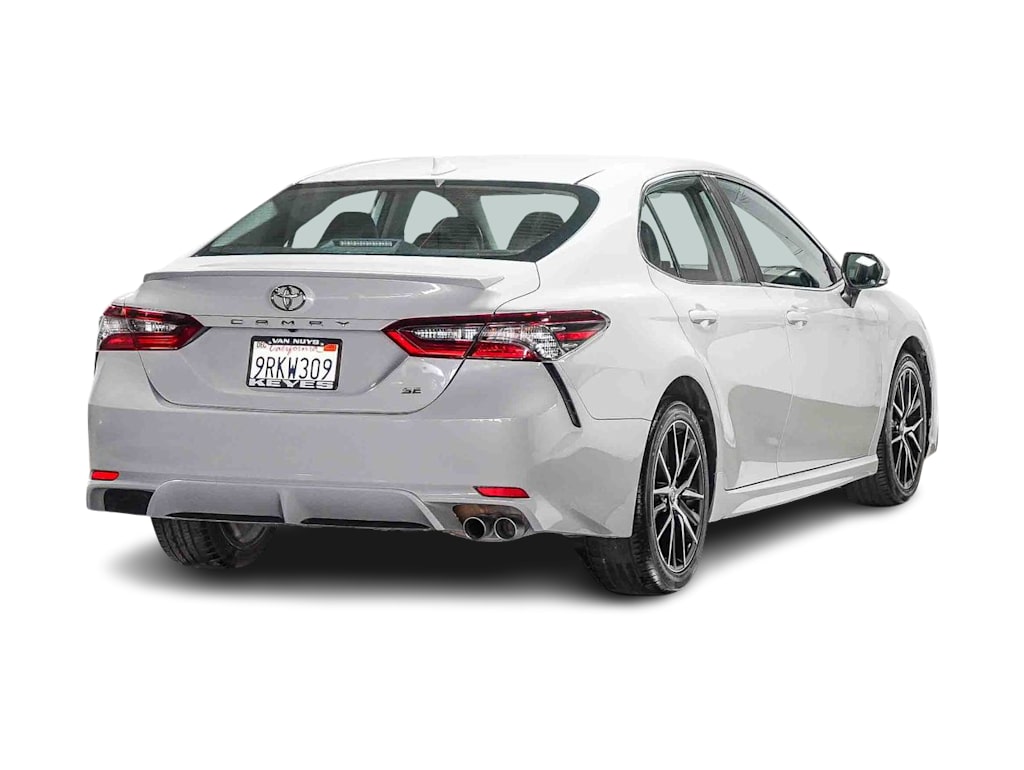 Thumbnail: 2022 Toyota Camry - 16