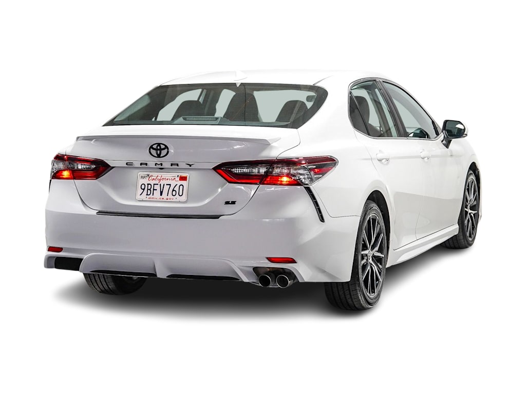 Thumbnail: 2022 Toyota Camry - 18