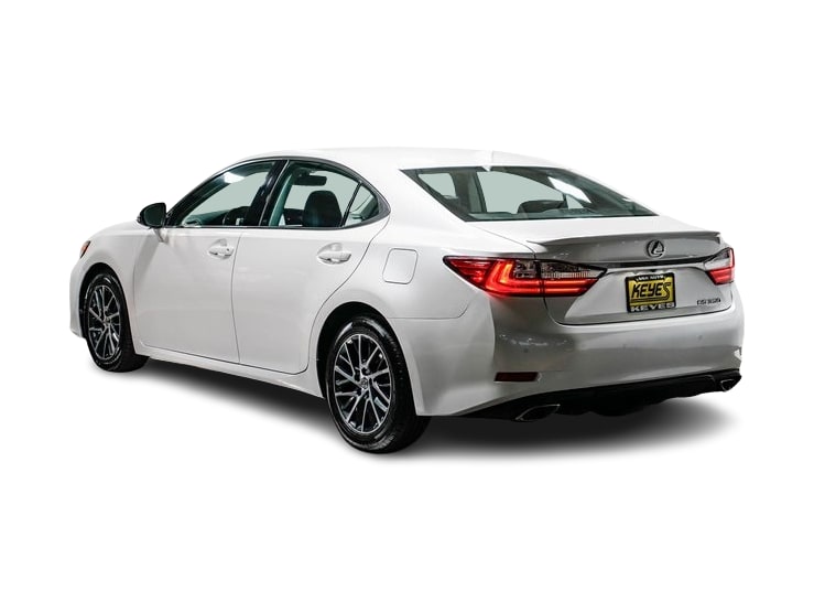 Thumbnail: 2016 Lexus ES - 3