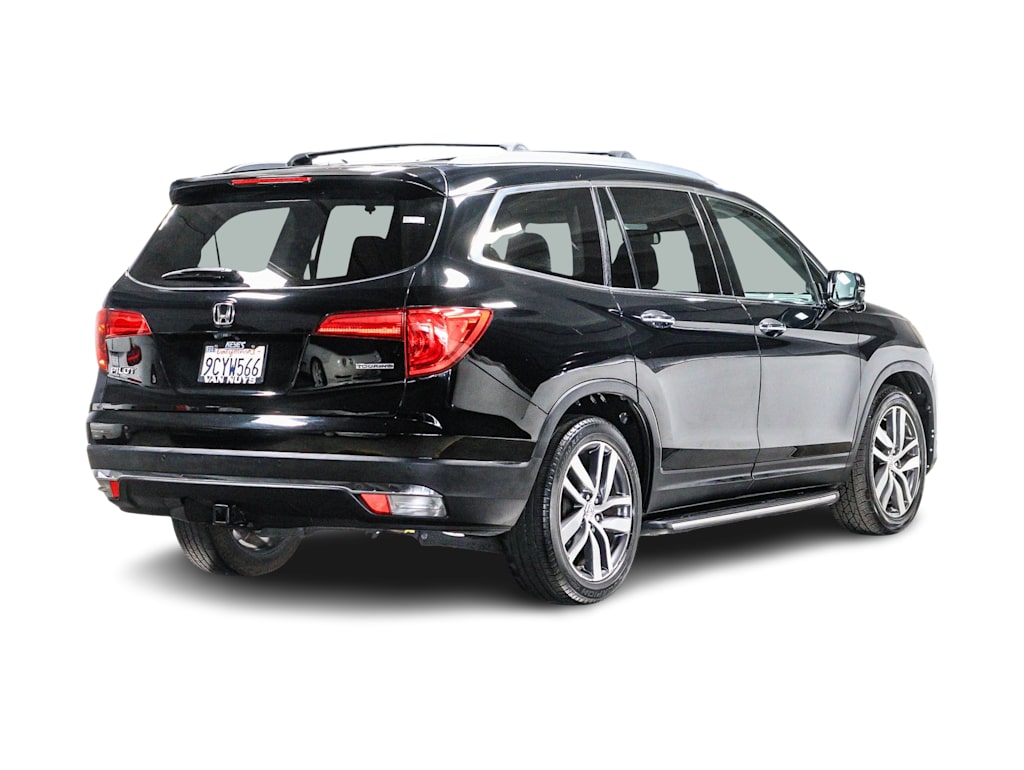 Thumbnail: 2017 Honda Pilot - 18