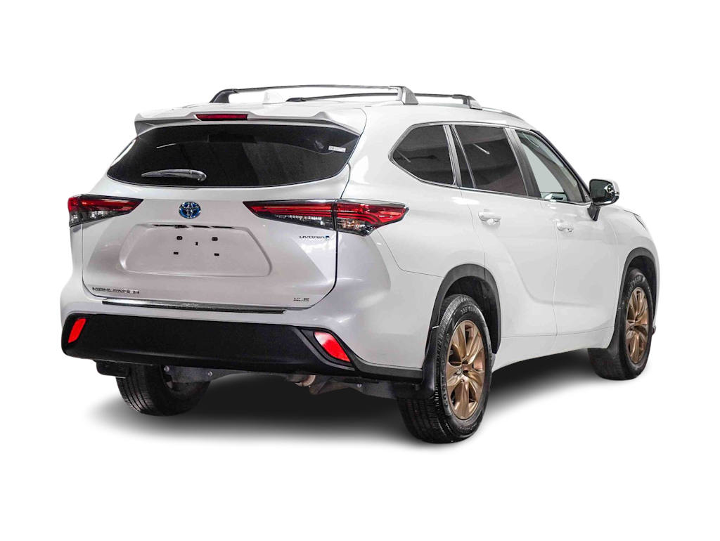 Thumbnail: 2023 Toyota Highlander - 17